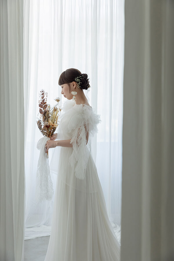ウェディングドレス姿のモデルさん